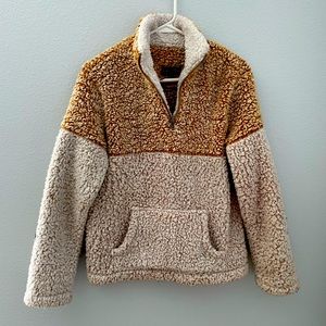 Women’s halfzip Sherpa Pullover sweatshirt two toned